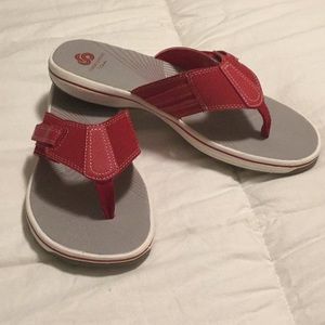 CLARKS Cloudsteppers Sandals